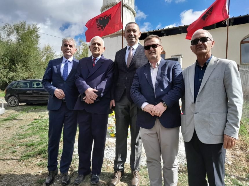 Ardian Elezi/ Masakra e Buzëmadhes në Lumë, prologu i luftës civile dhe ...